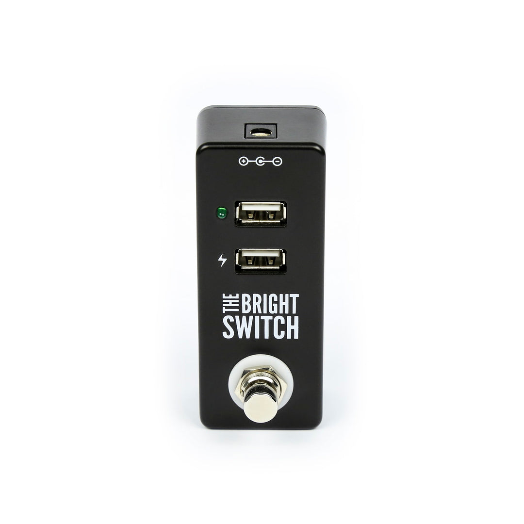The Bright Switch pedal by Rock Stock, equipped with a USB port for powering a bright light that effectively illuminates a pedalboard. An indispensable tool for guitarists to conveniently manage and adjust their sound settings, even in low-light stages.